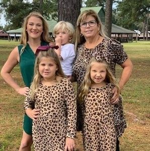 Meet your Posher, Laura